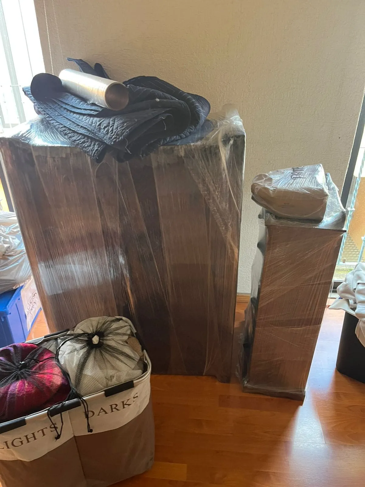 Volado de muebles realizado en edificio de CDMX con maniobras seguras.